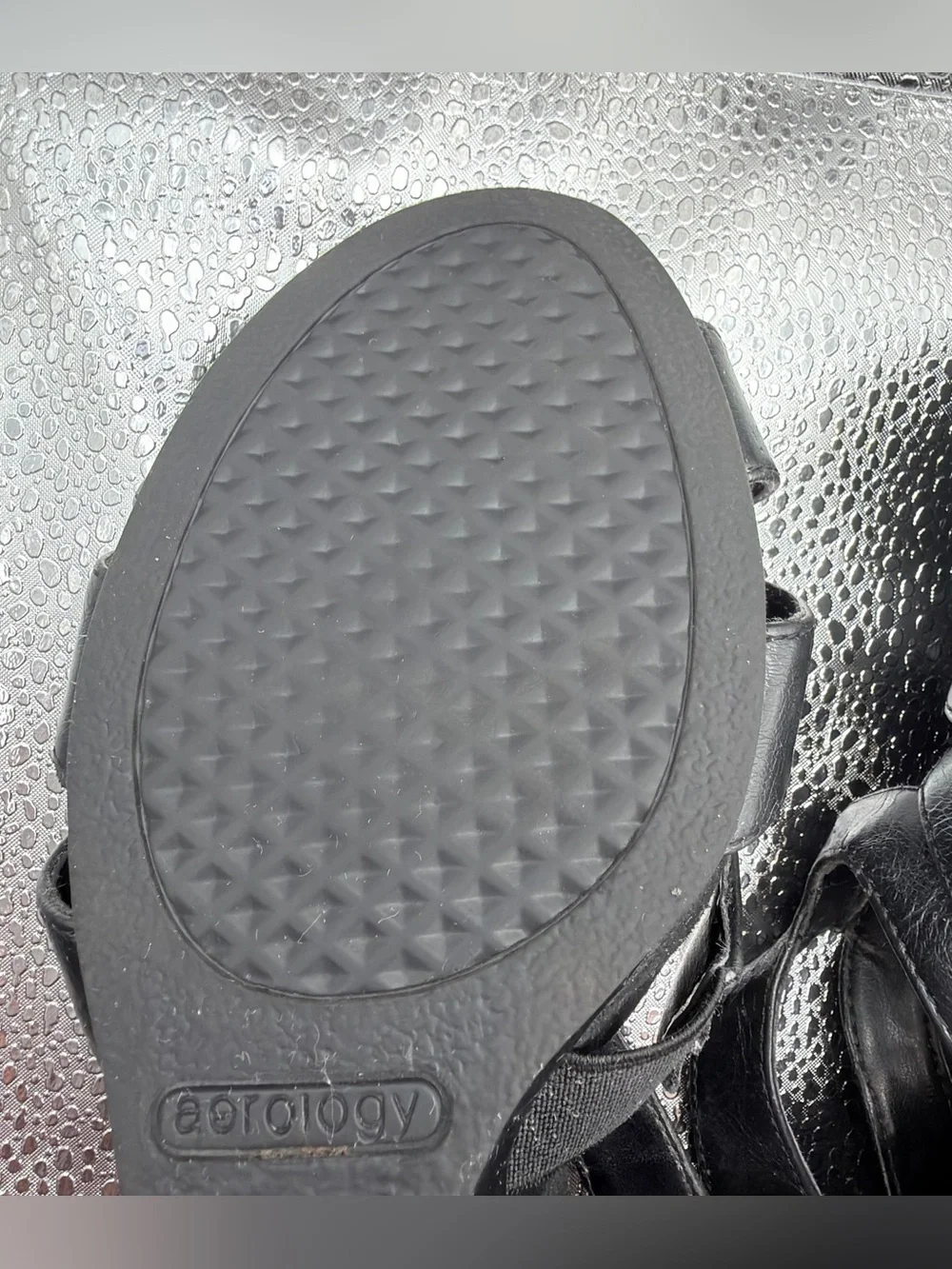 Aerology elegant black